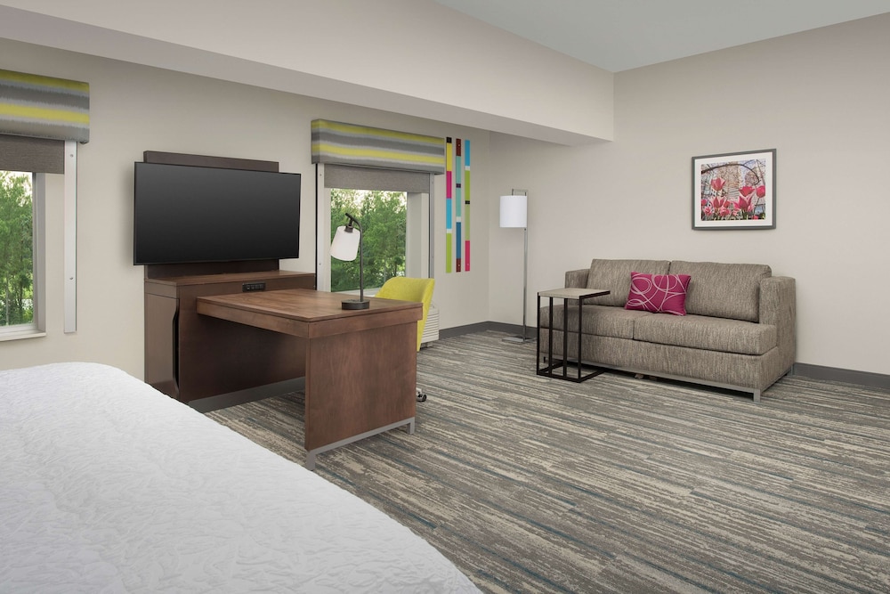 Hampton Inn & Suites Charlotte Airport Lake Pointe - photo 13