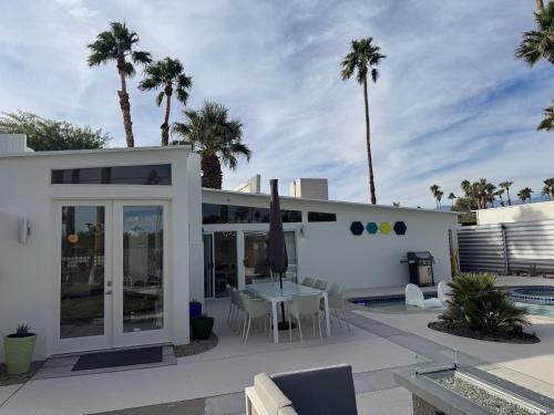 Cactus Tango by Oranj Palm in Palm Springs, United States