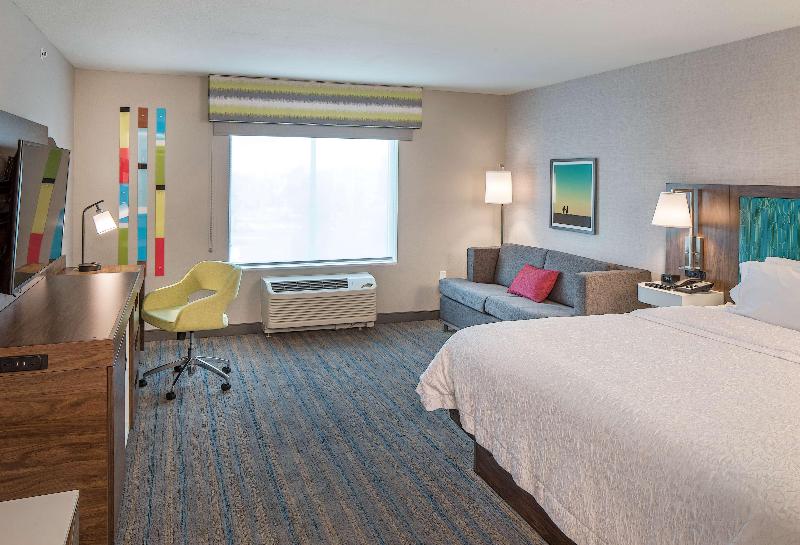 Hampton Inn Columbus NE - photo 8