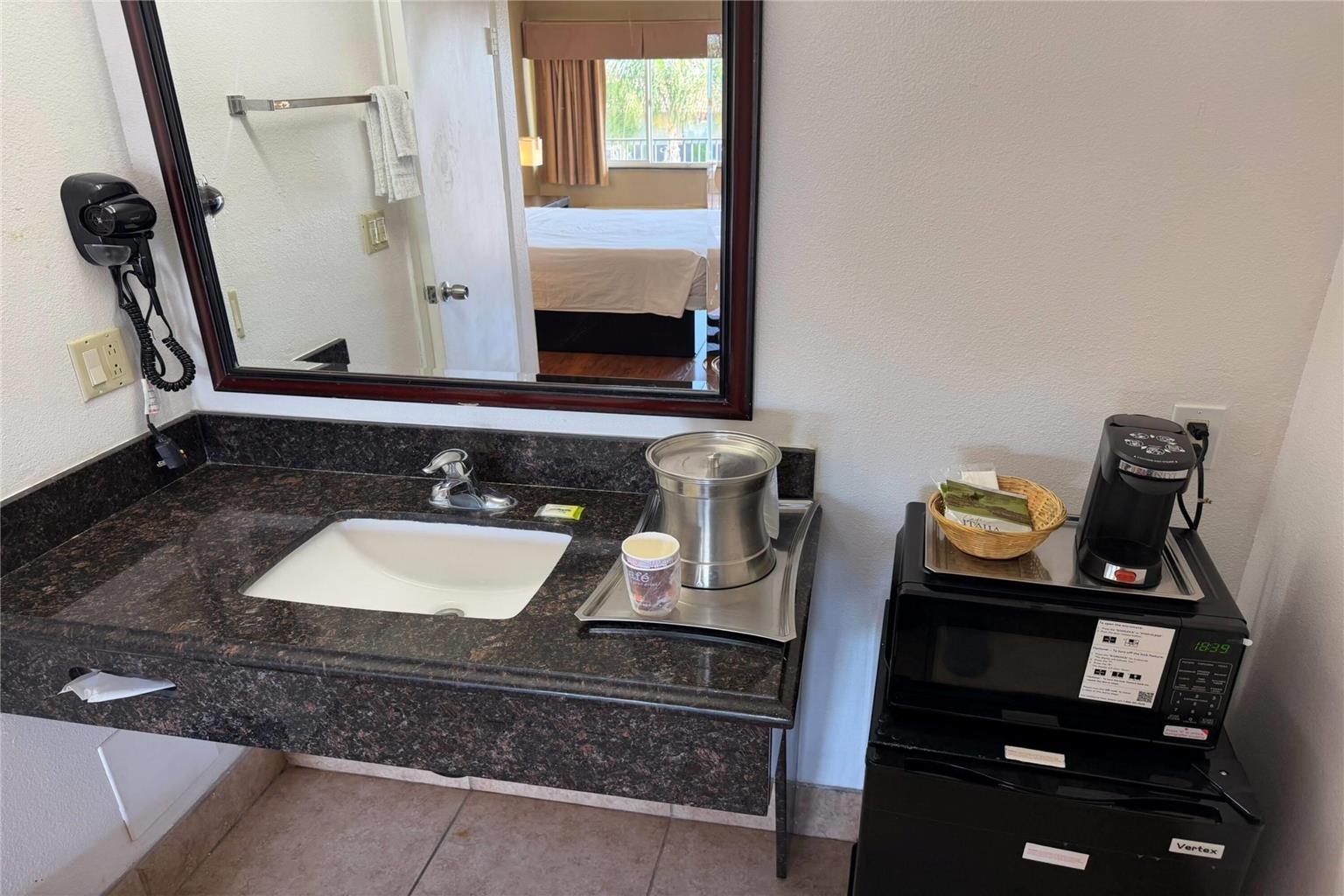 Travelodge by Wyndham Hemet CA - photo 28