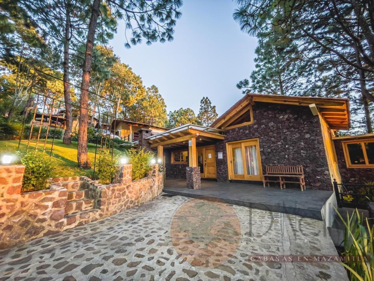 DNellys Cabaña Roja in Mazamitla, Mexico