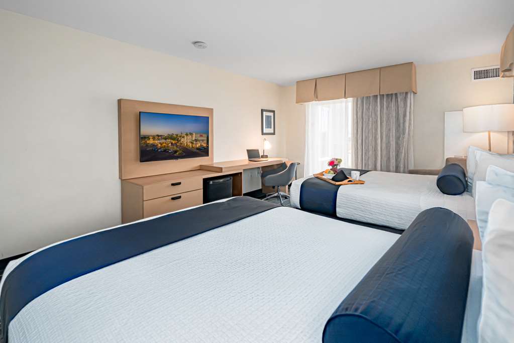 Best Western Plus Marina Gateway Hotel - photo 14