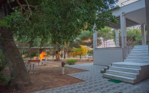 Villa Serena — 4-Star Luxury Hotel in Mytikas, Greece