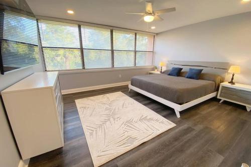 Gulf Breeze Condo w Pool Access — 4-Star Luxury Hotel in Gulf Breeze, United States