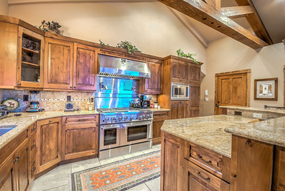 Eagles Overlook By Retreatia — 4-Star Luxury Hotel in Steamboat Springs, United States
