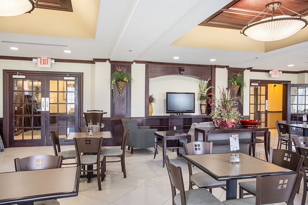 Holiday Inn Express Hotel & Suites BYRAM by IHG - photo 27