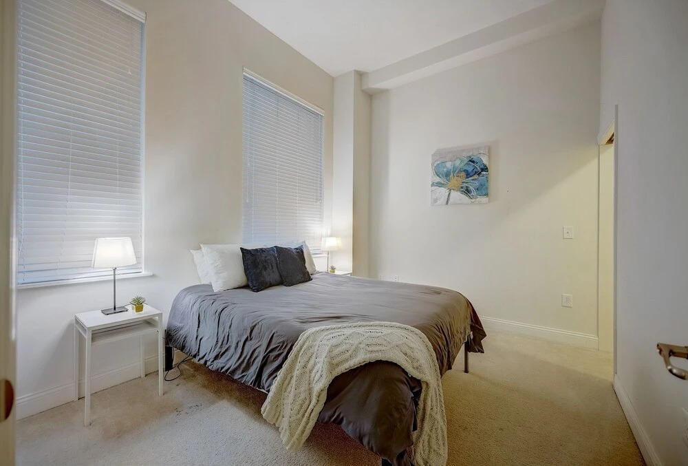Frontdesk Penn Street Tower Apts Downtown Indy - photo 2
