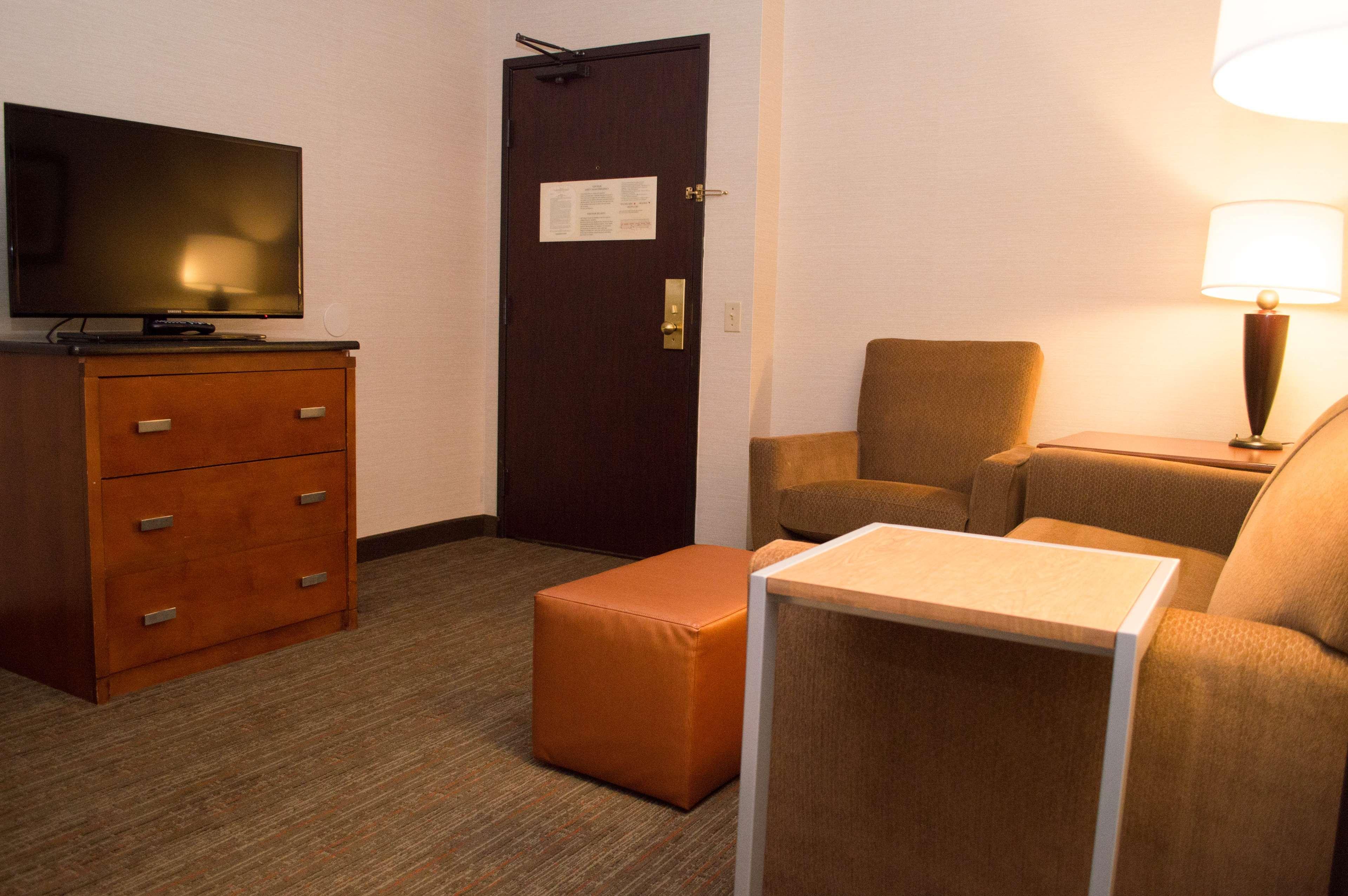 Radisson Hotel Detroit Farmington Hills - photo 18