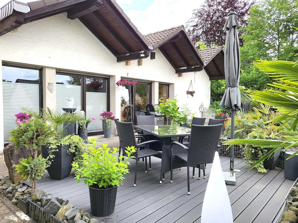 Regal Apartment in Pracht With Garden and Grill — 4-Star Luxury Hotel in Pracht, Germany