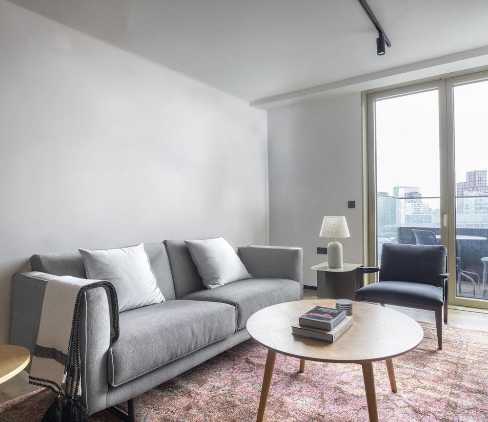 Charming 2 Bedrooms Apartment in London — 4-Star Luxury Hotel in London, United Kingdom