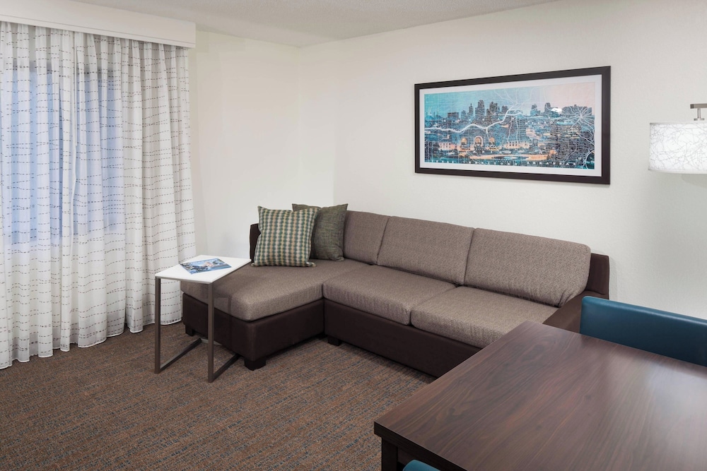Residence Inn by Marriott Kansas City Country Club Plaza - photo 17