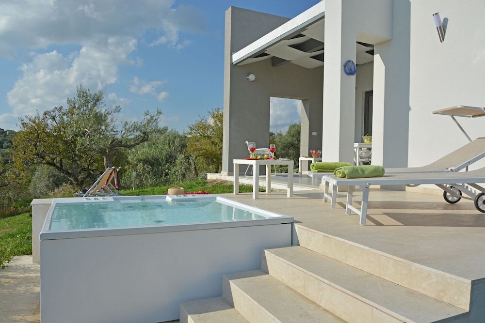 Villa Pettegola — 4-Star Luxury Hotel in Noto, Italy