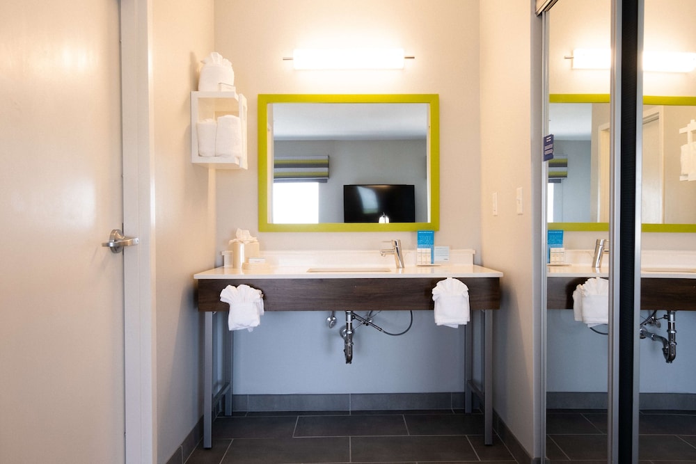 Hampton Inn & Suites Dallas Lewisville Vista Ridge Mall TX - photo 25