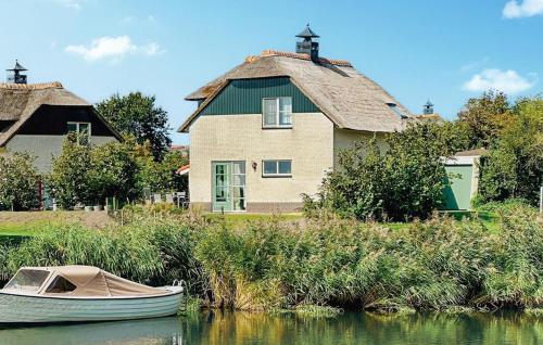 Pet Friendly Home In Makkum With Sauna — 5-Star Luxury Hotel in Makkum, Netherlands