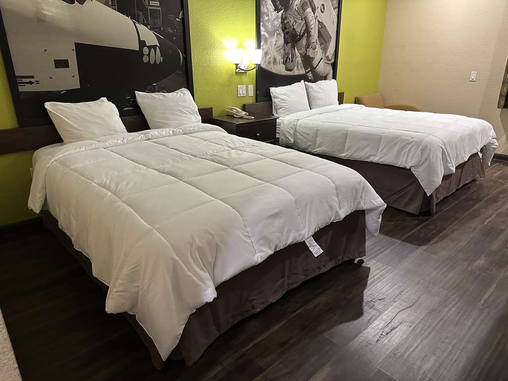 Red Lion Inn & Suites IAH Airport East - photo 11
