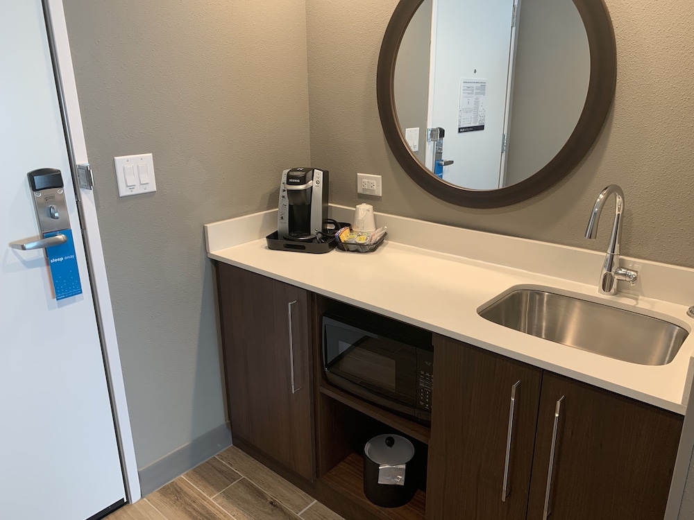 Hampton Inn & Suites Cedar Park North Austin - photo 12
