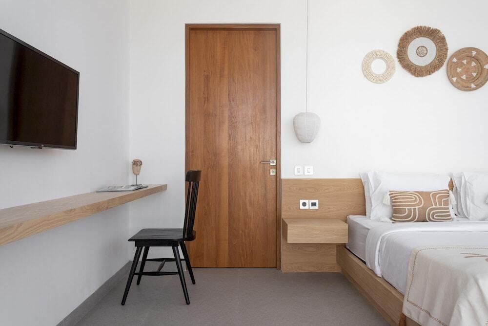 Villa Lapis 2 by Villa Finder — 4-Star Luxury Hotel in Canggu, Indonesia
