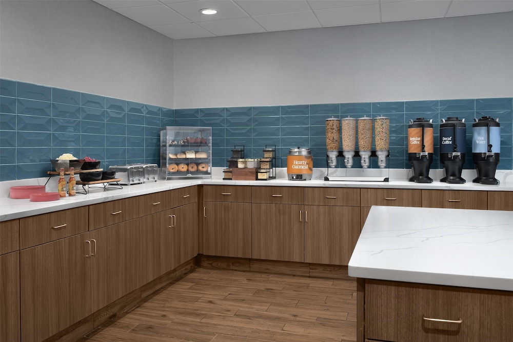 Homewood Suites by Hilton Newark Cranford - photo 35