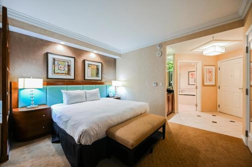 Mgm Signature Towers Balcony Suite Strip View No Resort Fees