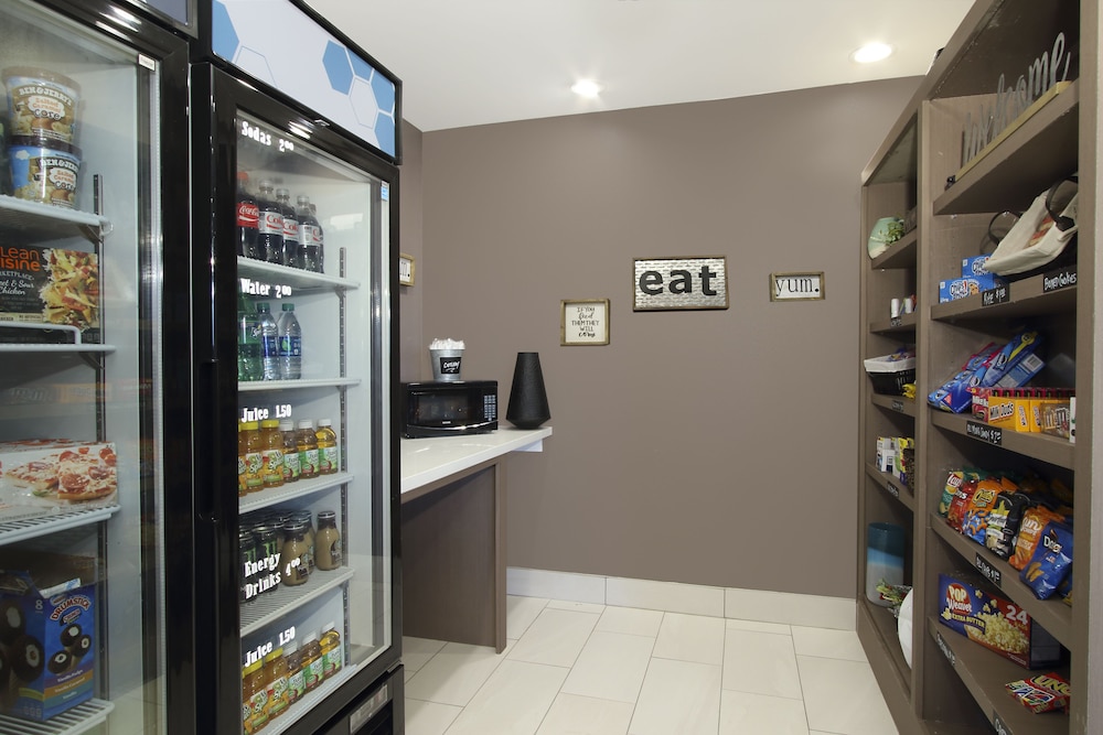 Holiday Inn Express & Suites Columbus North by IHG - photo 22