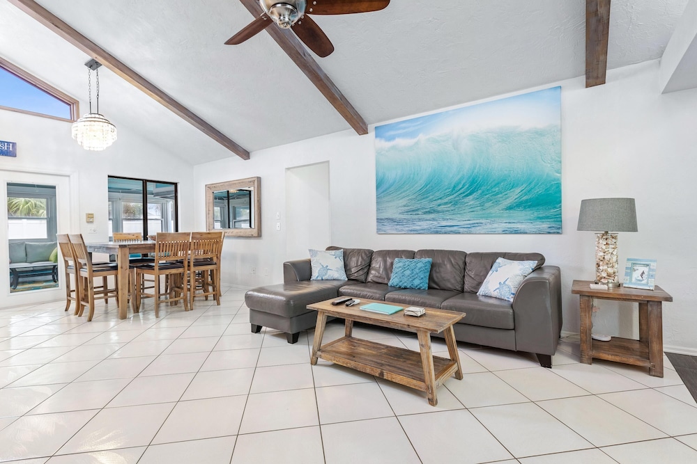 500 Steps to the Car Free Beach Quiet Residential Area 4604K - photo 6