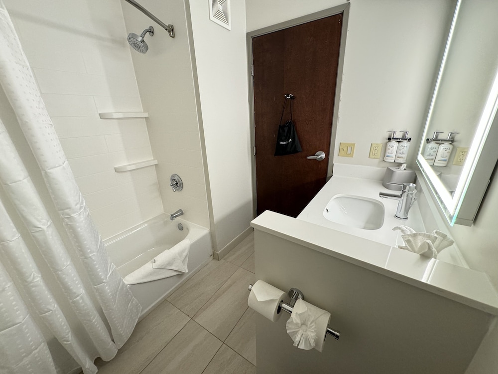 Holiday Inn Express Hotel & Suites St. Paul Woodbury by IHG - photo 48