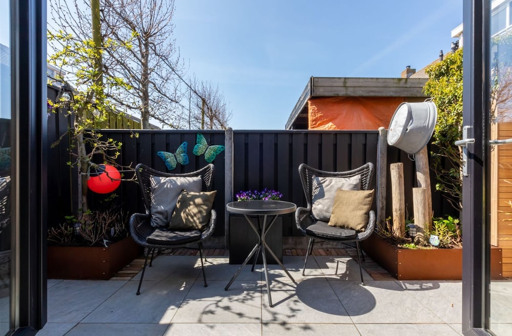Welcome in Appartement met gashaard en airco I Swaalingestraat 71a Zoutelande 'Bon Bini' — 4-Star Luxury Hotel in Zoutelande, Netherlands