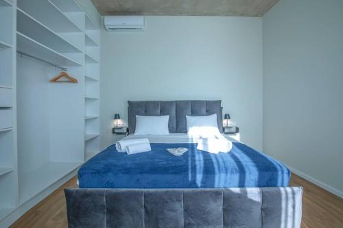 2BR apartment with 2 balconies in heart of the city