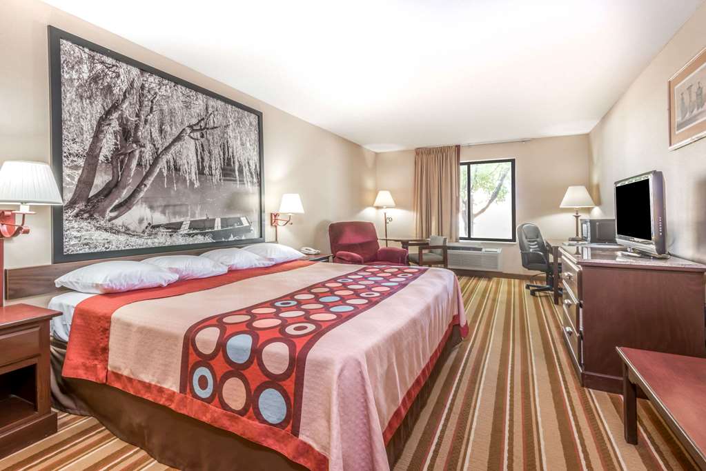 Super 8 by Wyndham Salina I 70 - photo 18