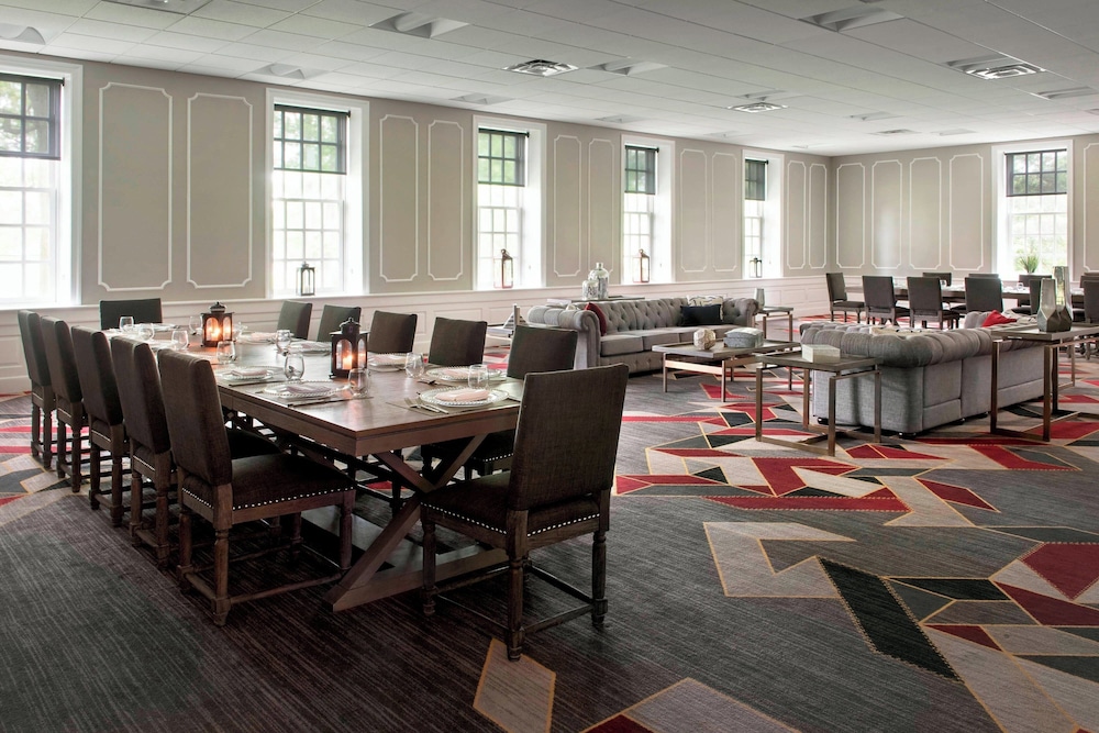 College Park Marriott Hotel & Conference Center - photo 43