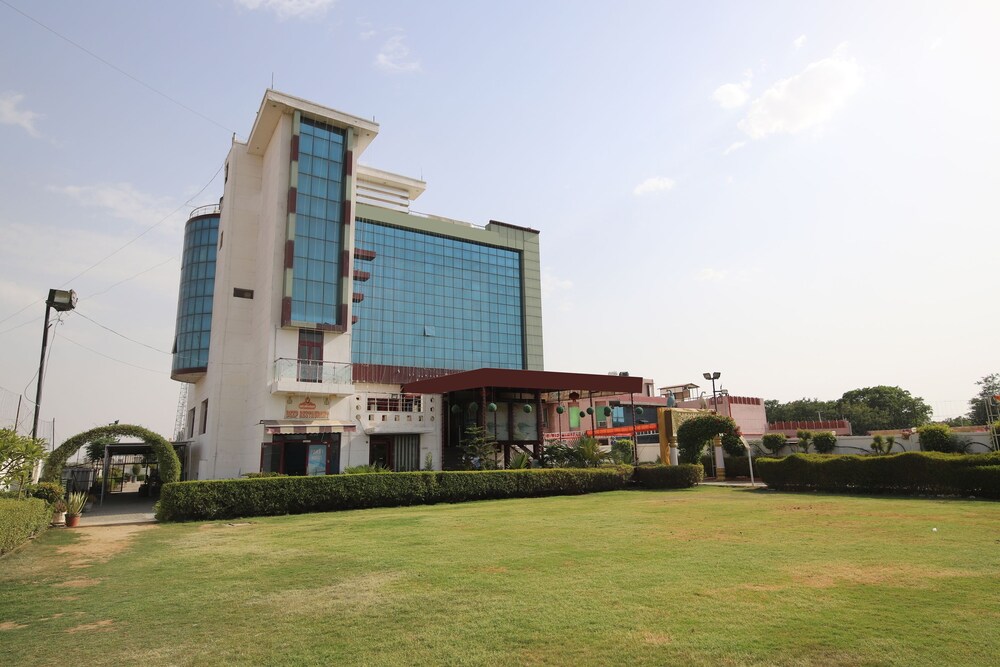 OYO 40458 Hotel Deep Palace — hotel in Jind