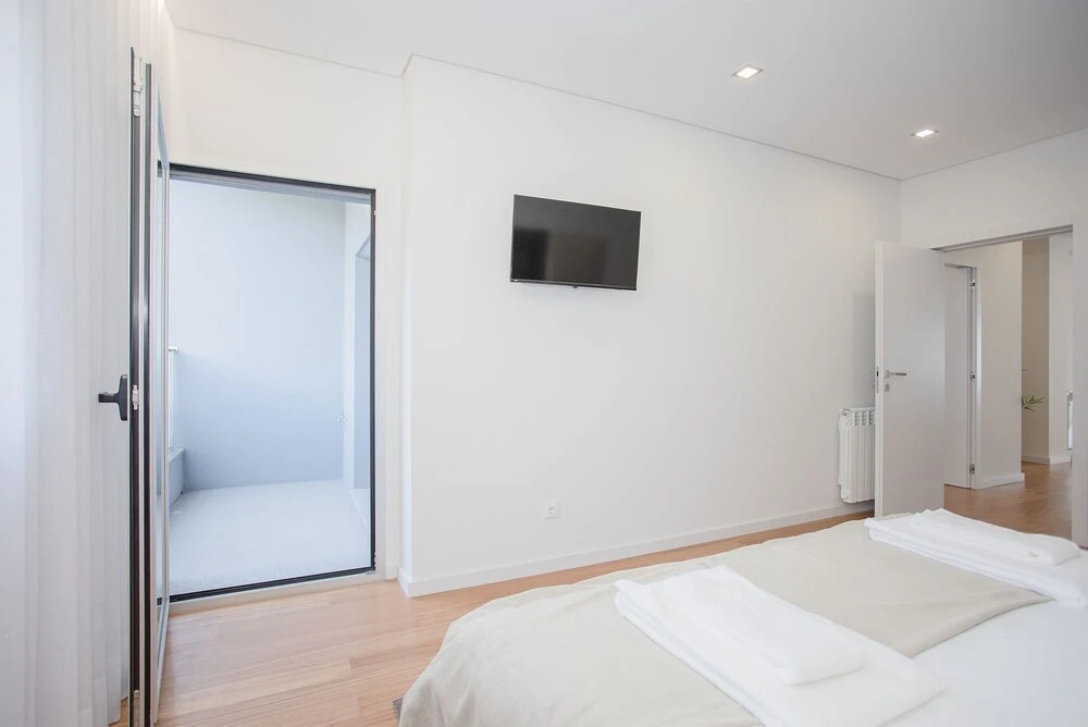 Liiiving Luxury River View Apartment XI — 4-Star Luxury Hotel in Gondomar, Portugal