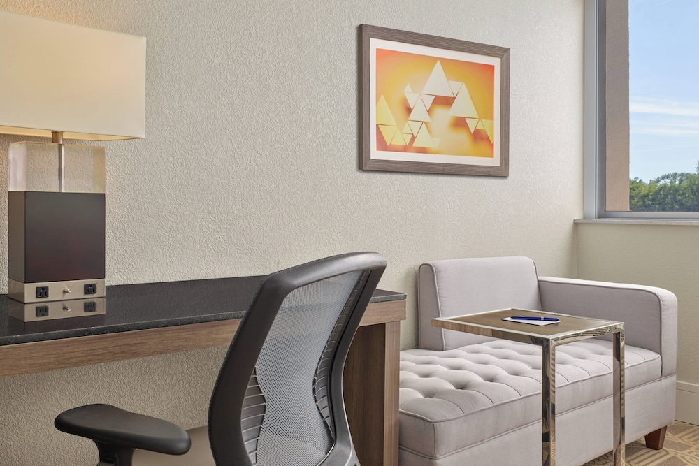 Delta Hotels by Marriott Chicago Willowbrook - photo 8
