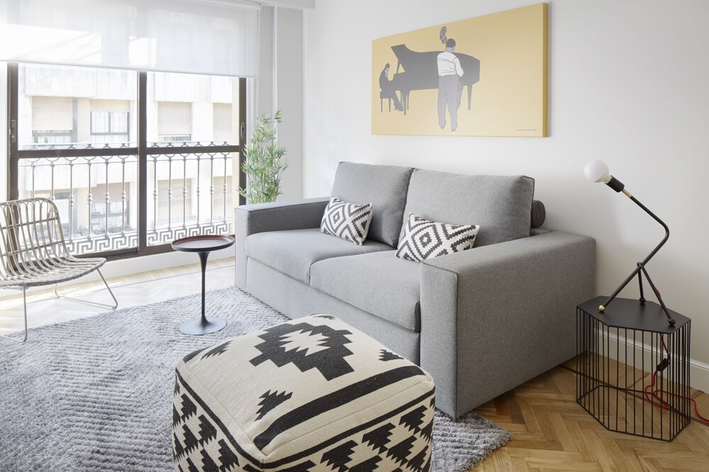 Zurriola Jazz Apartment by FeelFree Rentals — 4-Star Luxury Hotel in San Sebastian, Spain