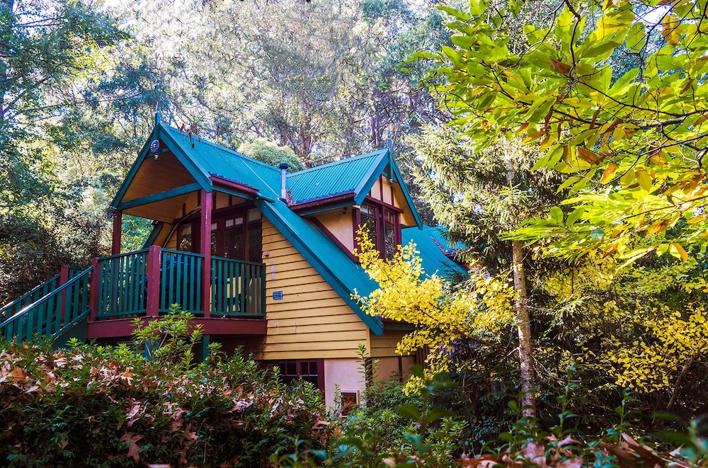Arnica Views — 4-Star Luxury Hotel in Mount Dandenong, Australia