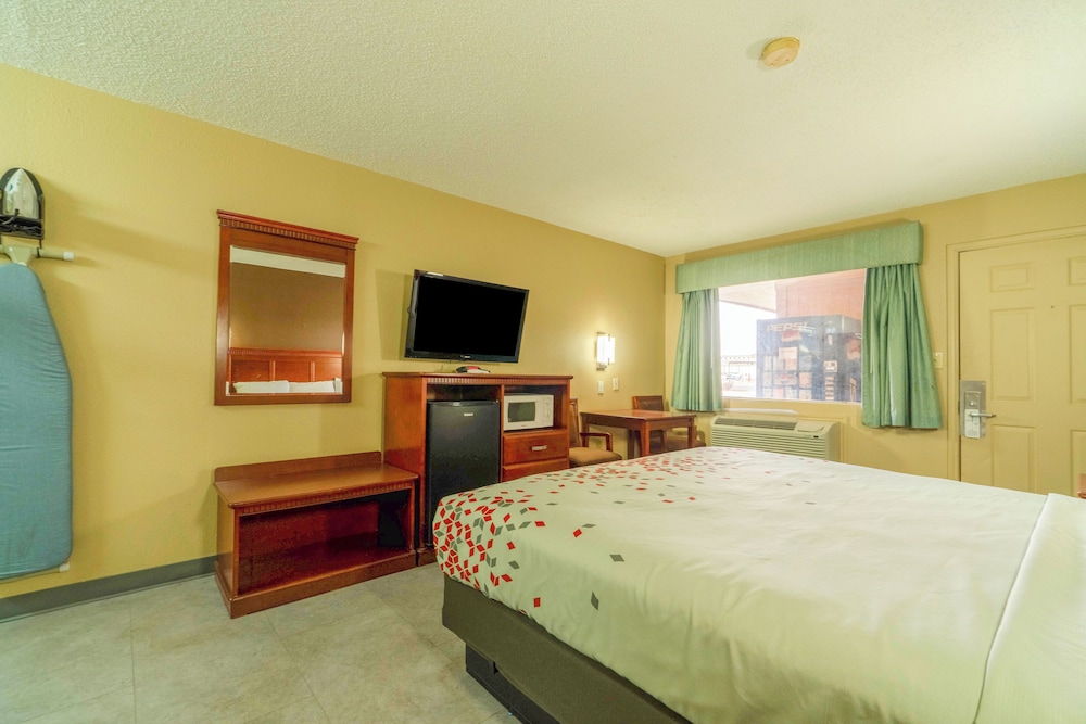 Crown Inn By Oyo Denver Tx - photo 17