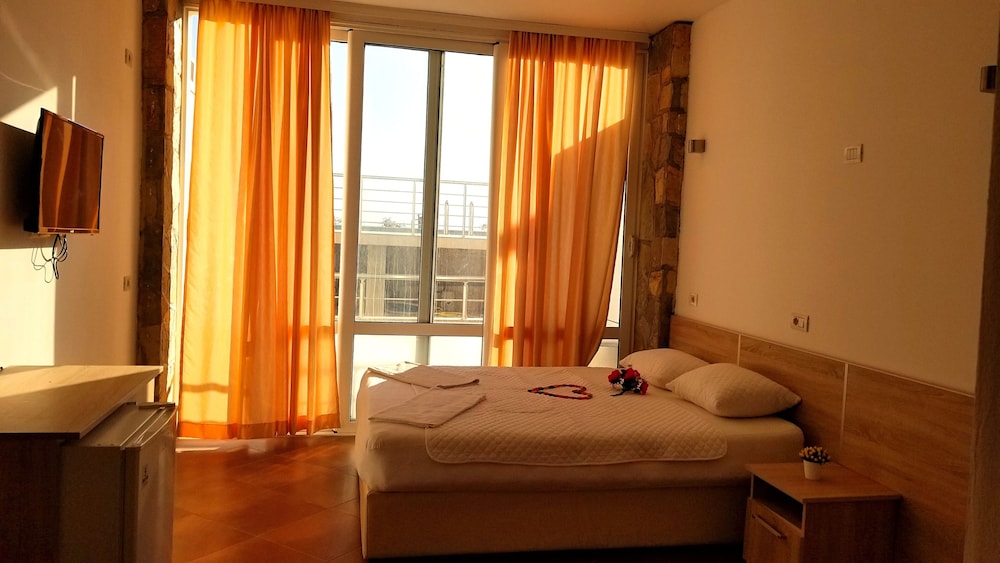 Hotel La Rosa Negra in Ulcinj, Montenegro