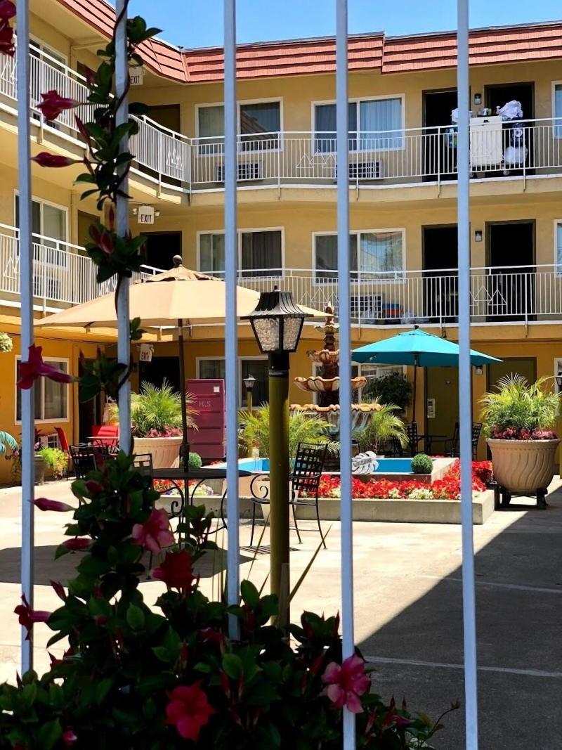 Imperial Inn Oakland - photo 13