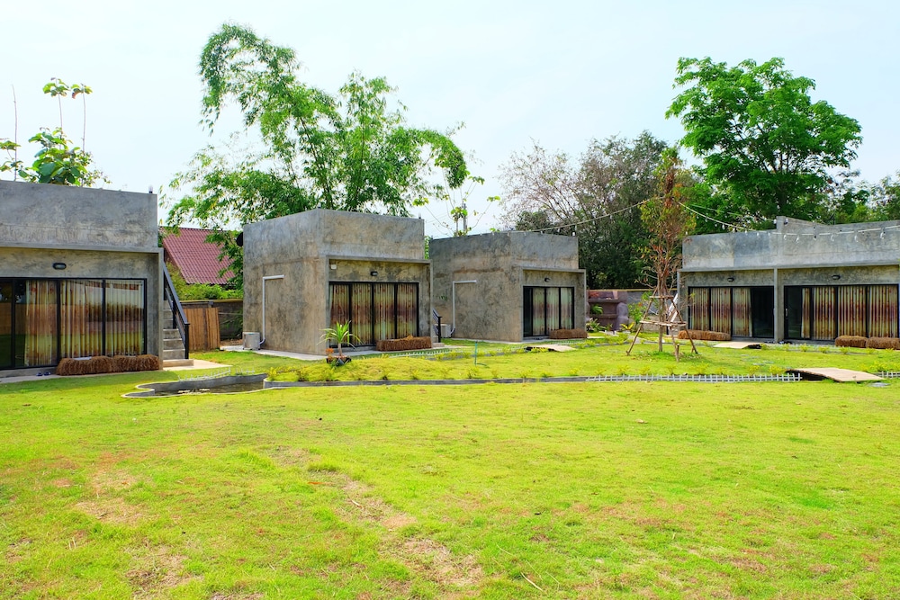 T Table Inthanon in Chom Thong, Thailand