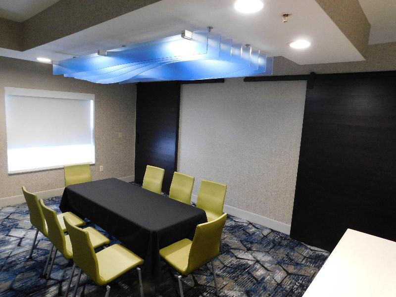 Holiday Inn Express Hotel & Suites Southfield Detroit - photo 48
