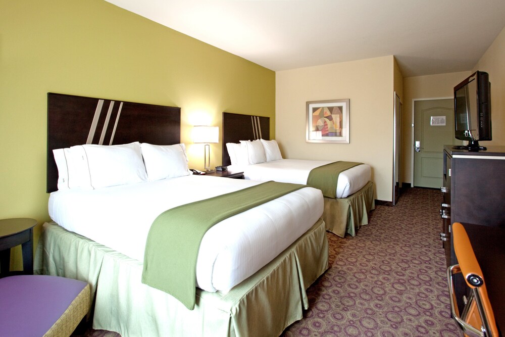 Holiday Inn Express & Suites Clemson by IHG - photo 15