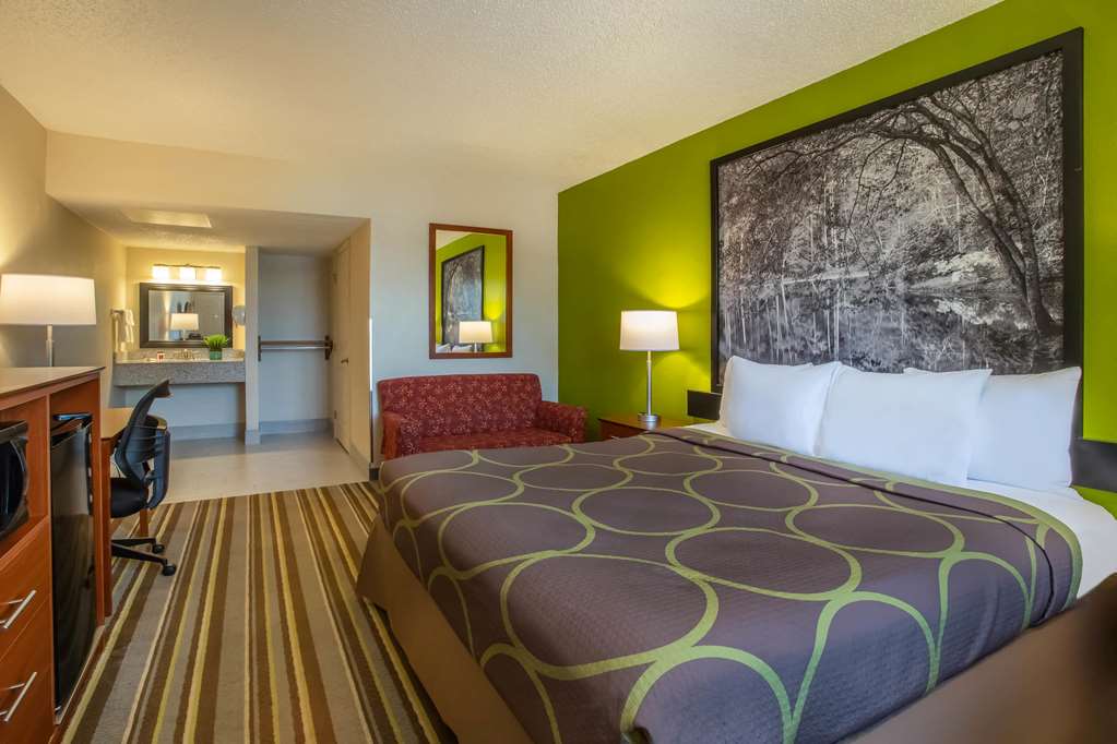Super 8 by Wyndham Lake City - photo 12