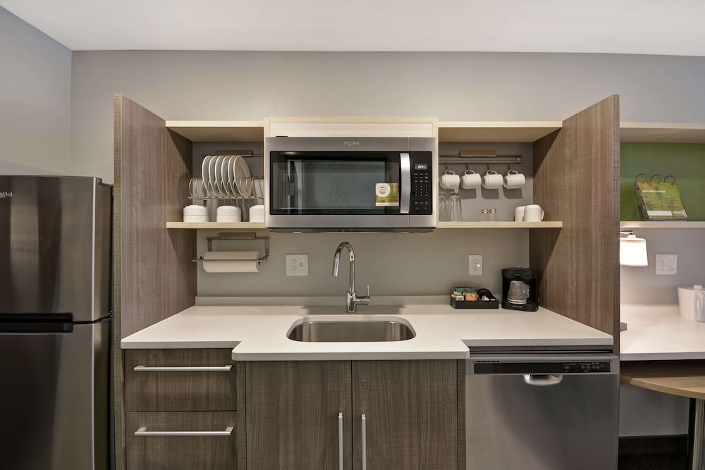 Home2 Suites by Hilton Grand Rapids North - photo 20