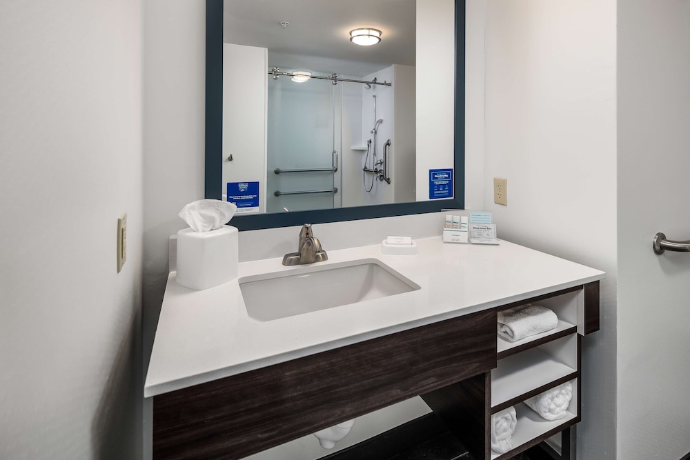 Hampton Inn & Suites Navarre - photo 19