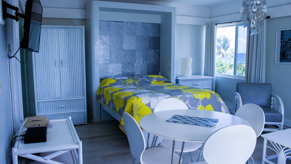 Coral Tides Resort - photo 17