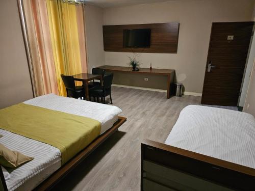 Hotel Benita — Pec — photo 5
