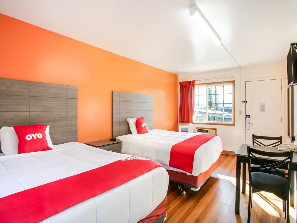 OYO Hotel Kalama - photo 11