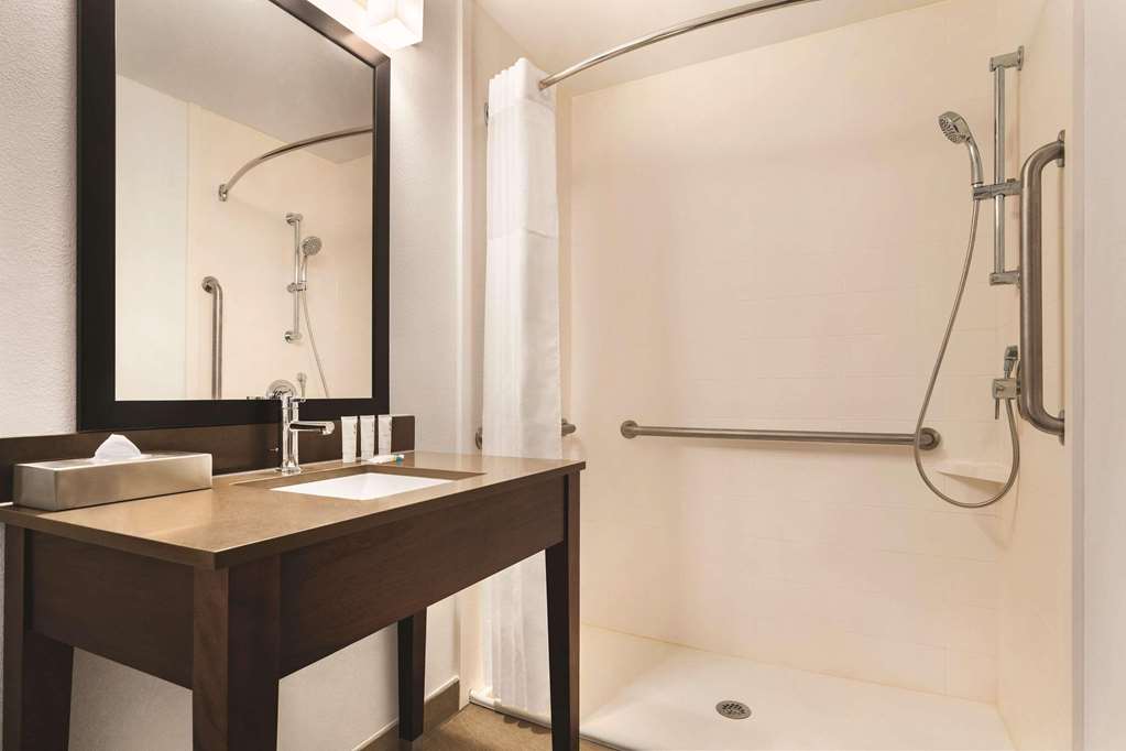 Country Inn & Suites by Radisson Savannah Midtown GA - photo 8