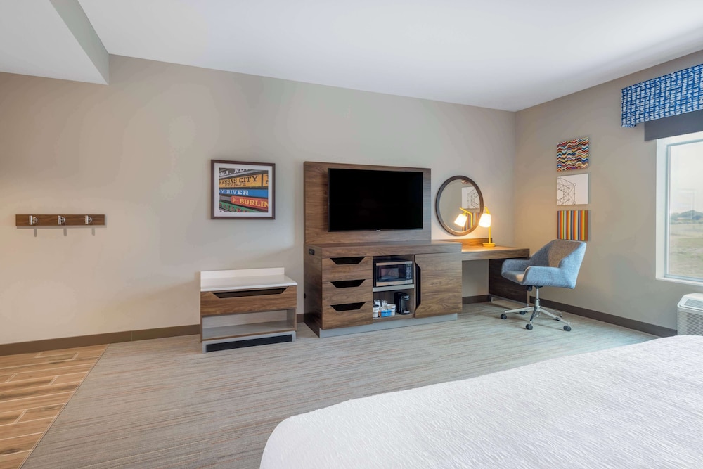 Hampton Inn by Hilton Kansas City Southeast - photo 6