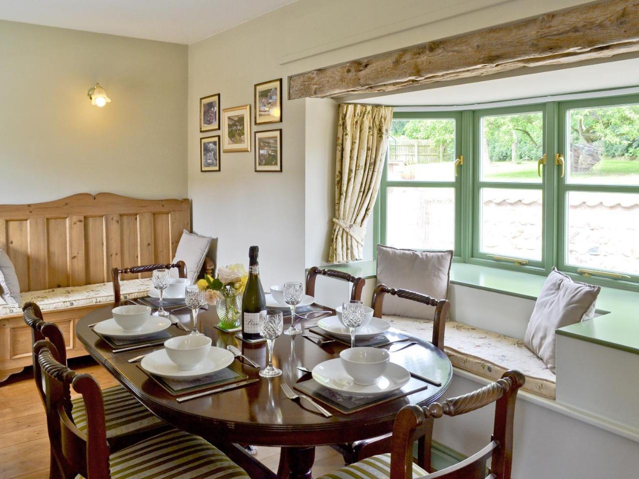 West End Farmhouse — 4-Star Luxury Hotel in Ulrome, United Kingdom